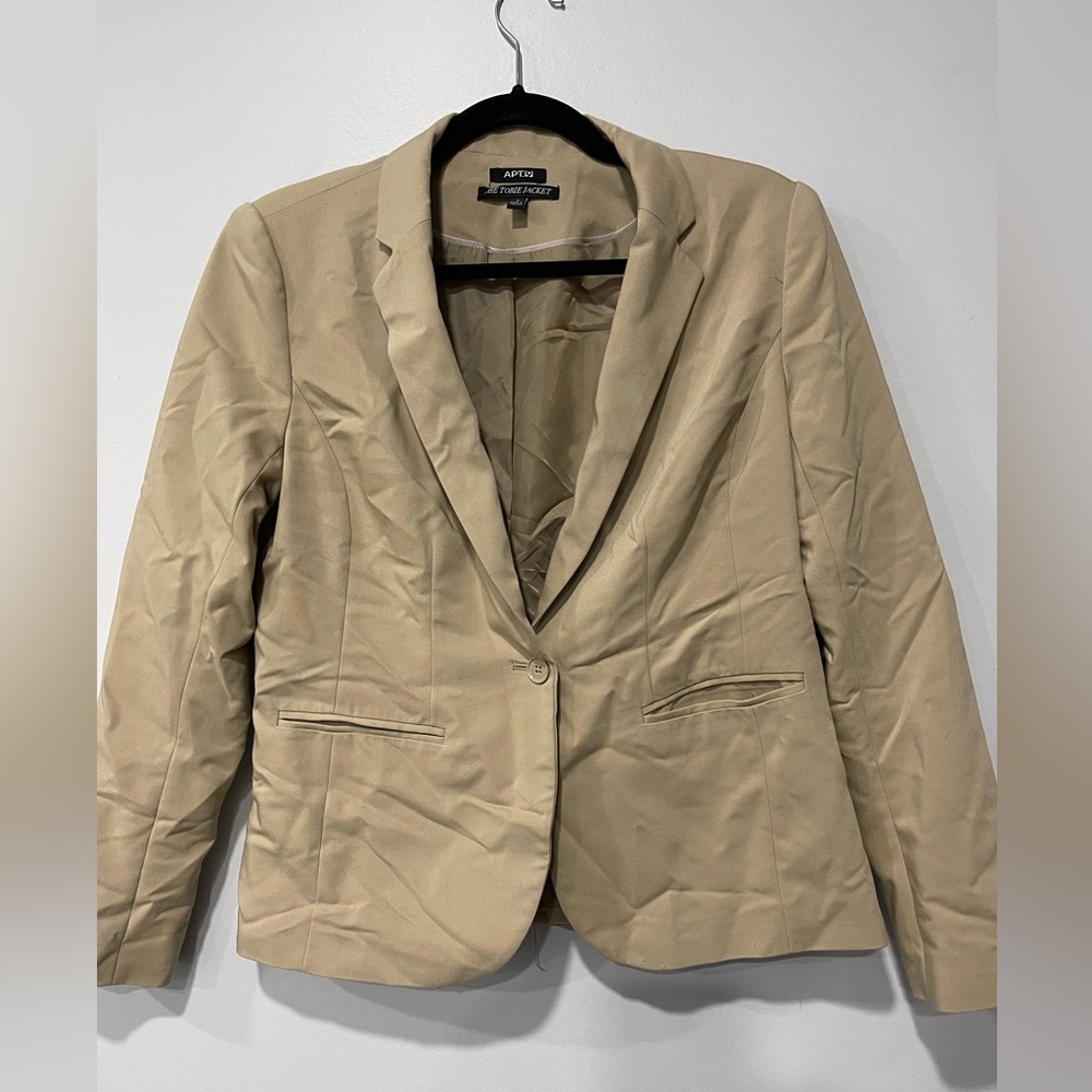 Apt 9‎ blazer